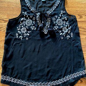 Wet Seal Women’s Embroidered Top (size:S)